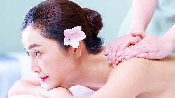 牙龈肿痛是否与牙周炎有关