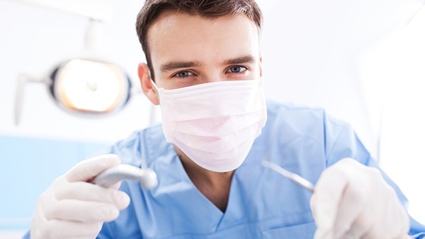 斑釉牙是否会导致牙龈萎缩