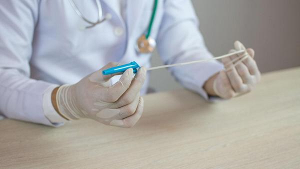 遗尿症是否与遗传因素有关