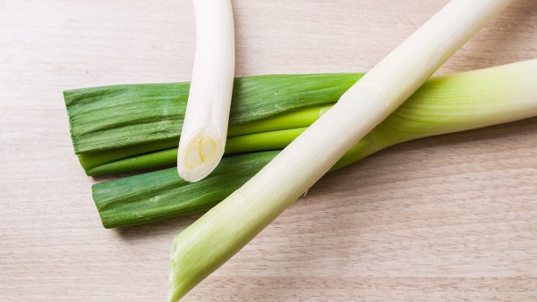 骨折后的石膏应该如何处理